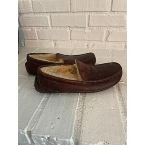 UGG Men's Ascot Slipper Size US 9